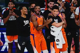 加时末段斯图加特绝杀压哨——西甲节点到来,球迷炸锅,医务组通报恢复 加时末段斯图加特绝杀压哨——西甲节点到来,球迷炸锅,医务组通报恢复